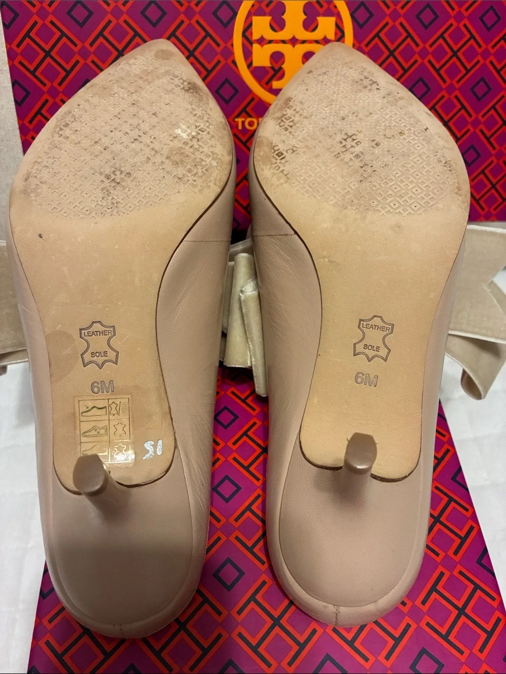 Tory Burch Blush Beige Bow Pointed-Toe Mules size 6M
